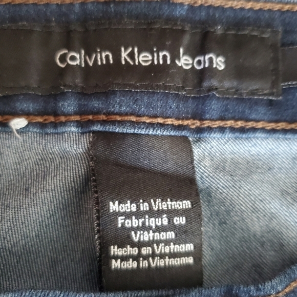 CALVIN Klein Power Stretch Dark Wash Straight Leg Jeans with Relaxed Hem - Picture 3 of 4